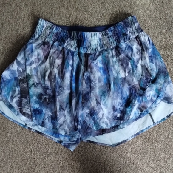 Lululemon Track That Mid Rise Lined Short 5" - Picture 2 of 6